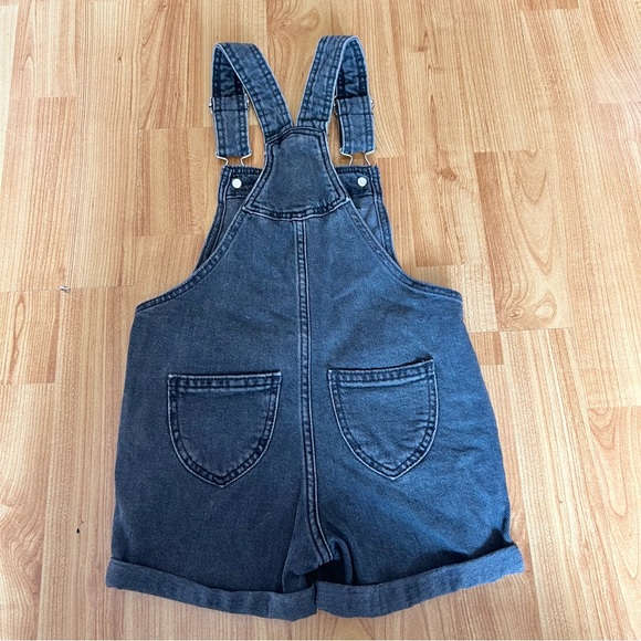 H&M little girl denim jumpsuit - Picture 2 of 4
